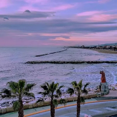 App Sul Lungomare Apartment San Benedetto del Tronto Exterior photo